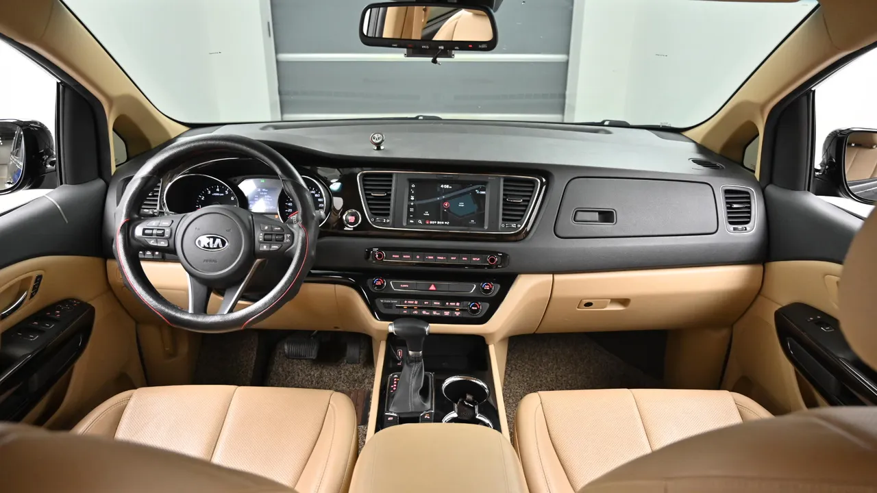 Kia Carnival — miniaturë 7