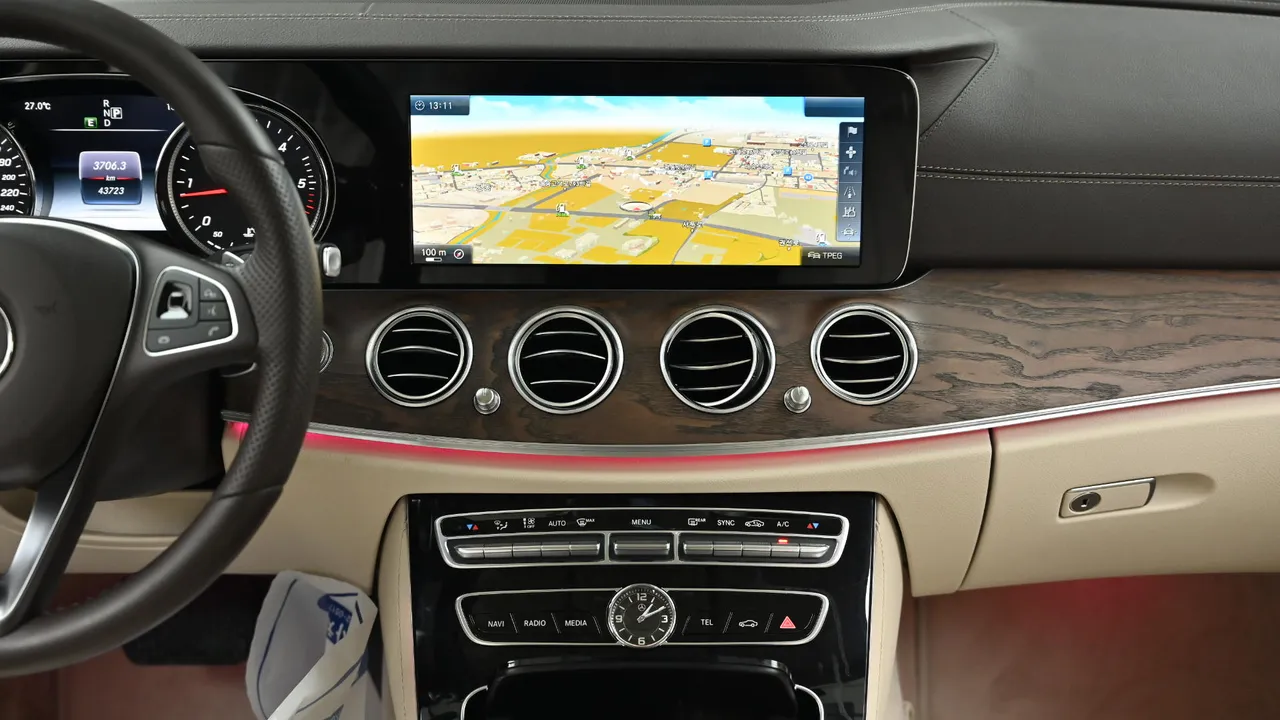 Mercedes-Benz E-klasse — miniaturë 14