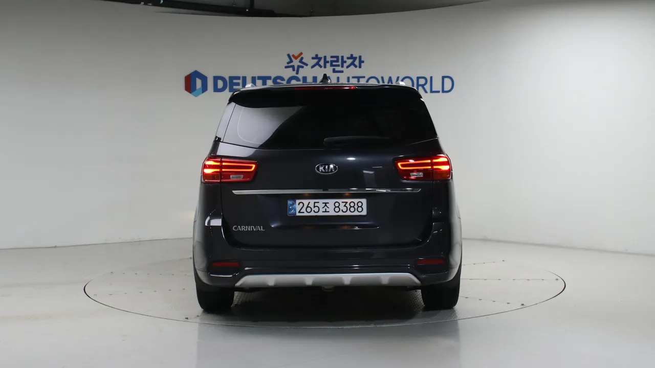 Kia Carnival — miniaturë 4
