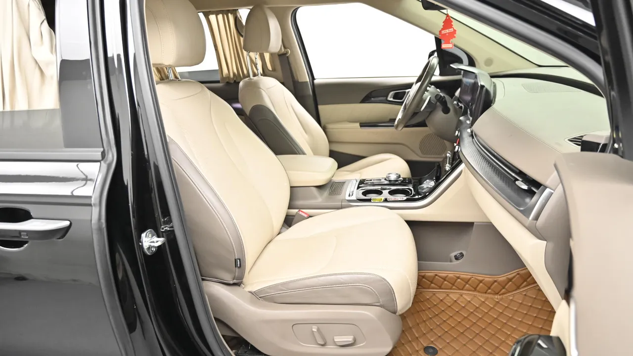 Kia Carnival — miniaturë 10