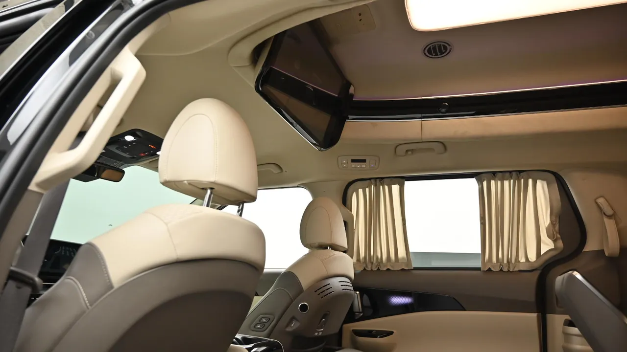 Kia Carnival — miniaturë 18