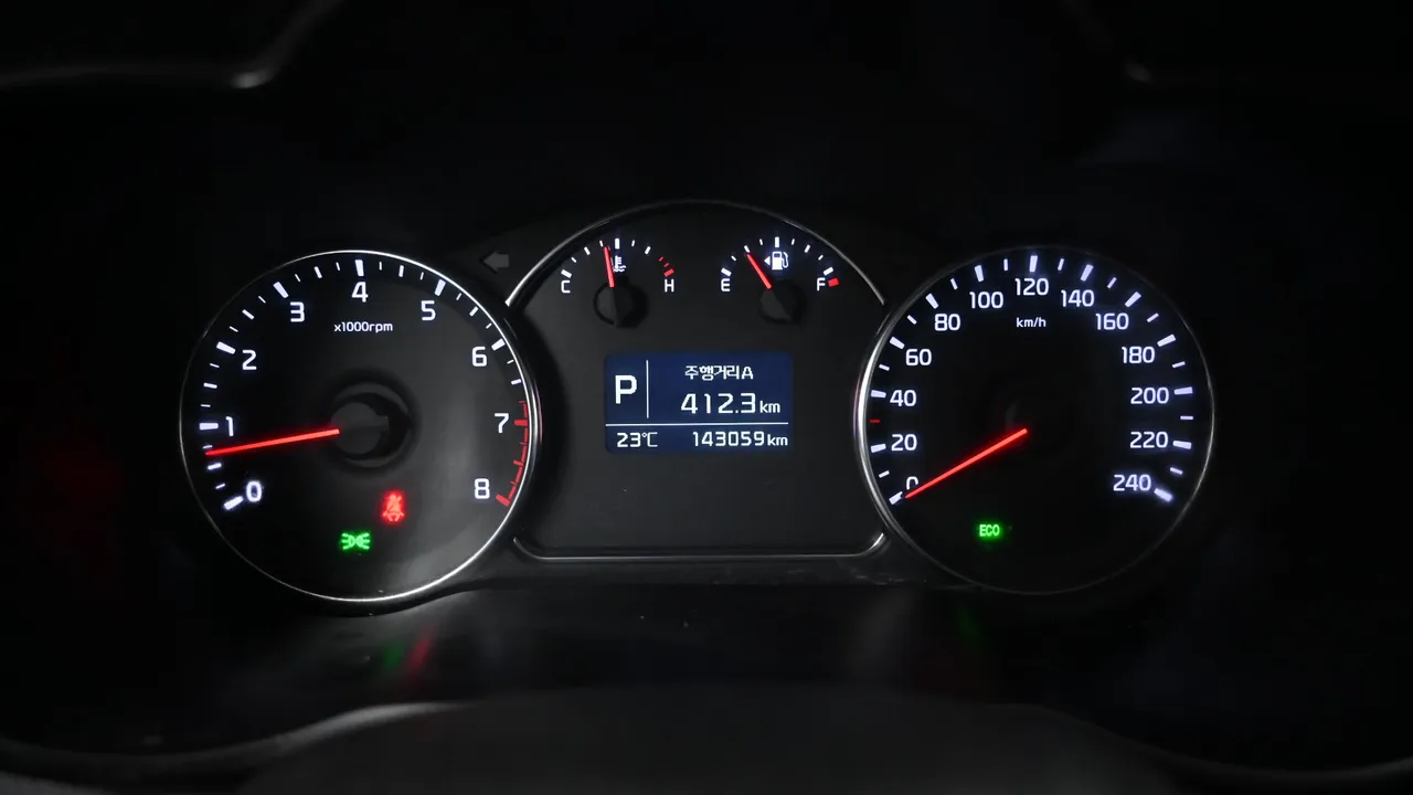 Kia All New Carens 2.0 LPi Prestige