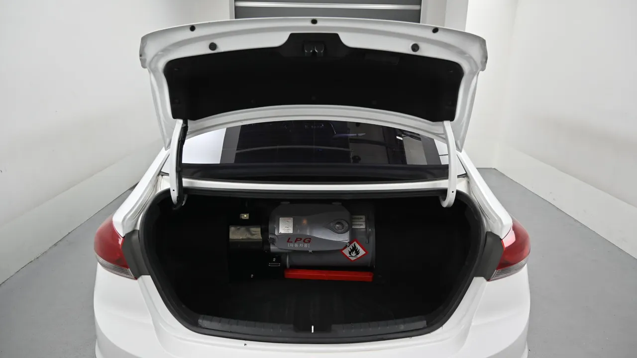 Hyundai Avante — miniaturë 28