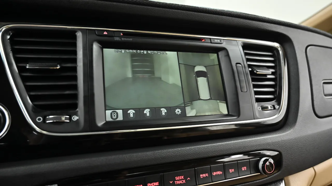 Kia Carnival — miniaturë 15