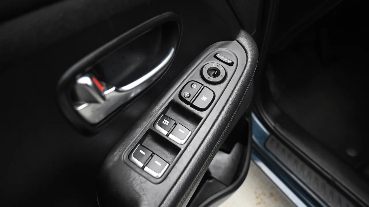 Kia Carens — miniaturë 16