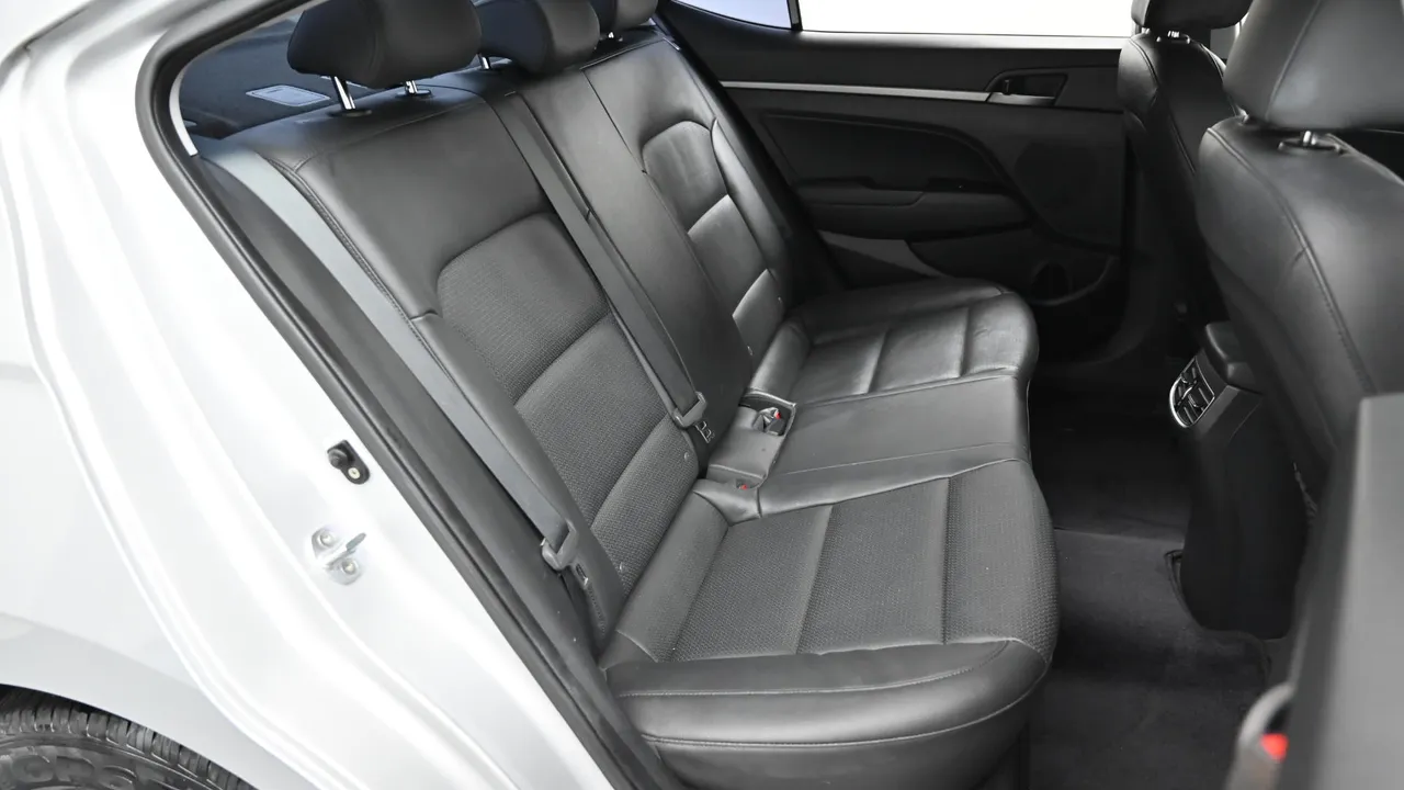 Hyundai Avante — miniaturë 12