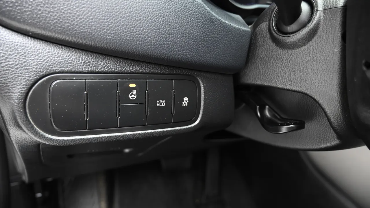 Kia Carens — miniaturë 18