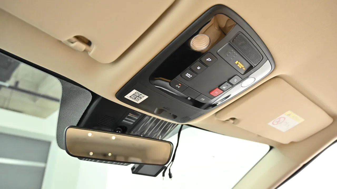 Kia Carnival — miniaturë 18