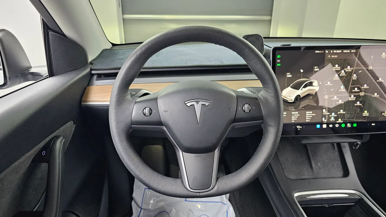 Tesla Model Y — miniaturë 13