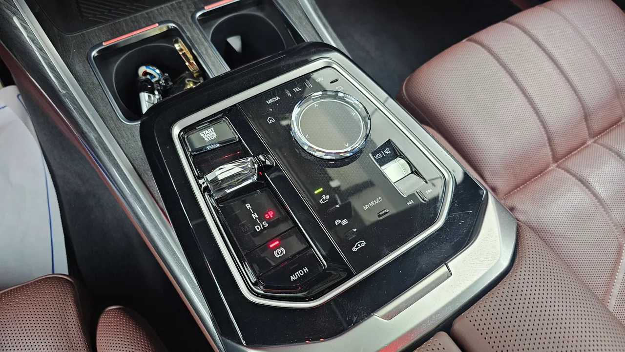 BMW 7er — miniaturë 9