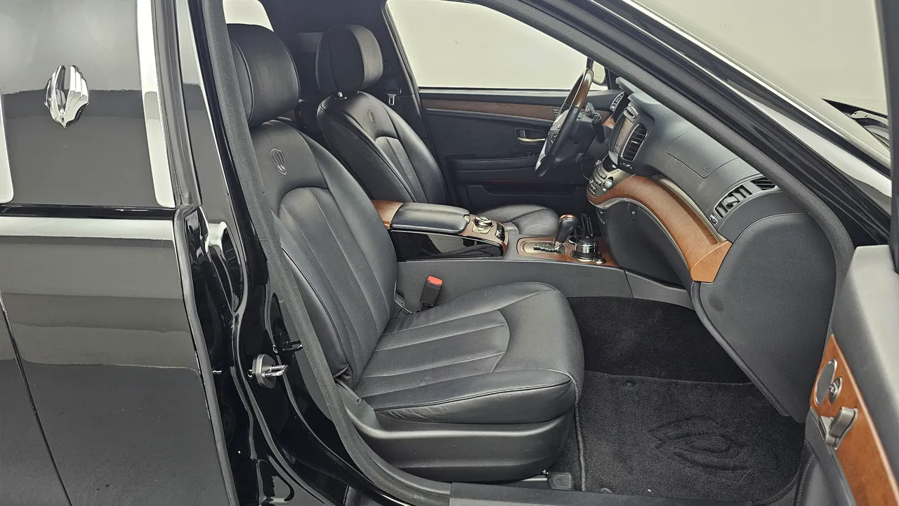 KGM (Ssangyong) New Chairman W CW700 Limousine