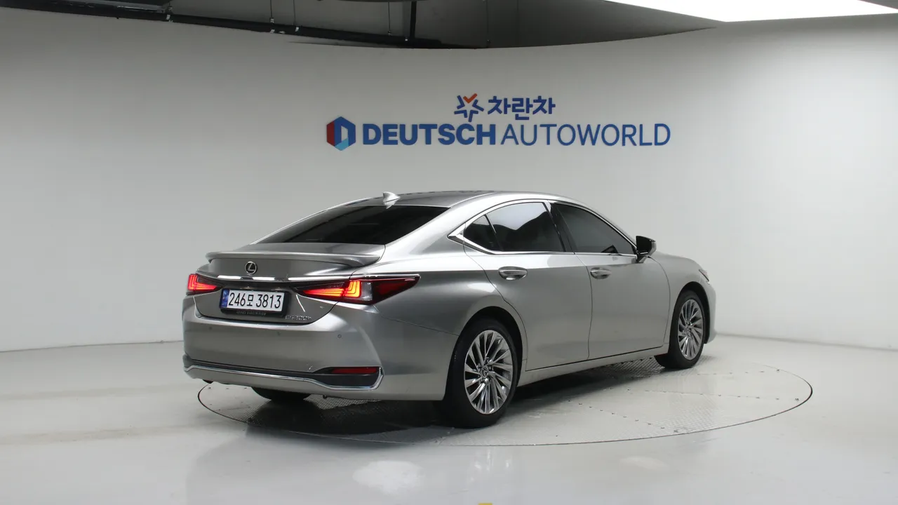 Lexus ES — miniaturë 2