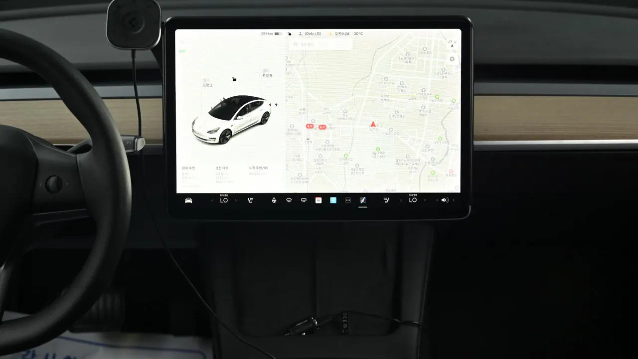 Tesla Model 3 — miniaturë 14