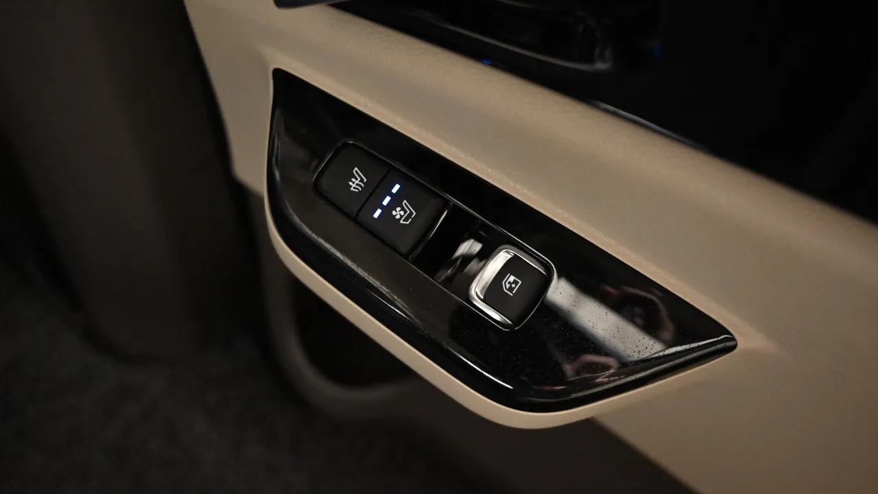 Kia Carnival — miniaturë 16