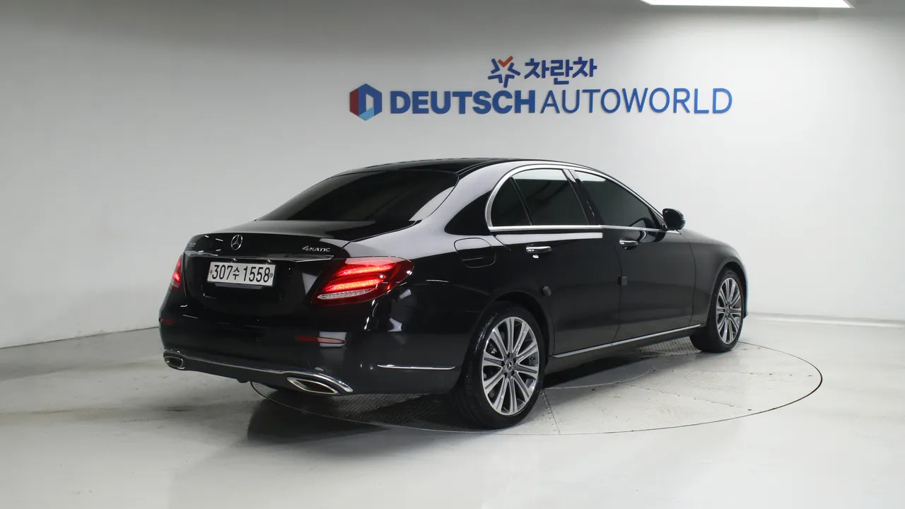 Mercedes-Benz E-klasse — miniaturë 2