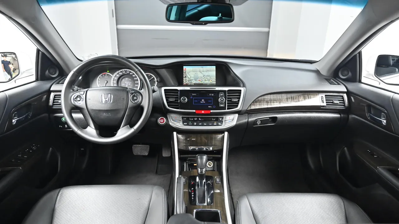 Honda Accord — miniaturë 7
