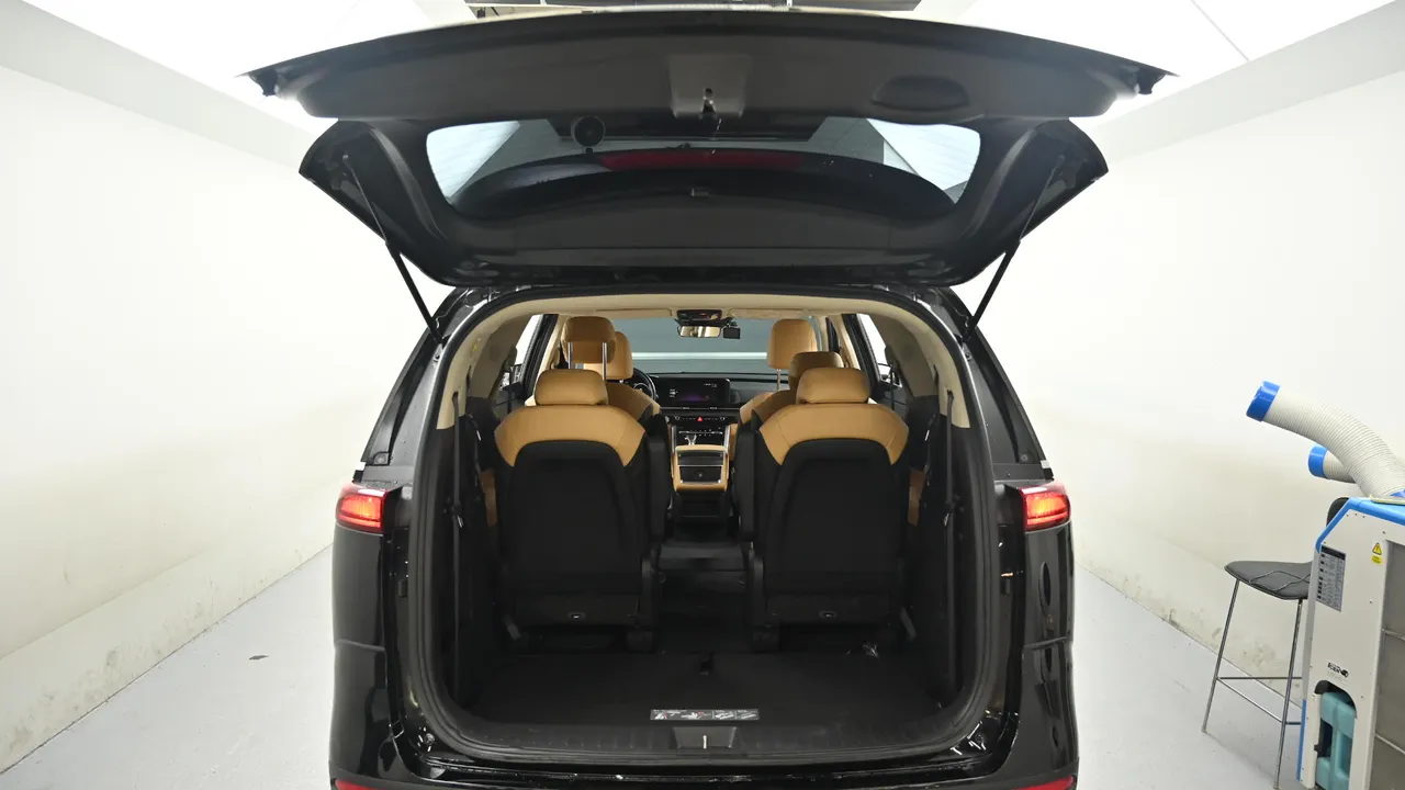 Kia Carnival — miniaturë 19
