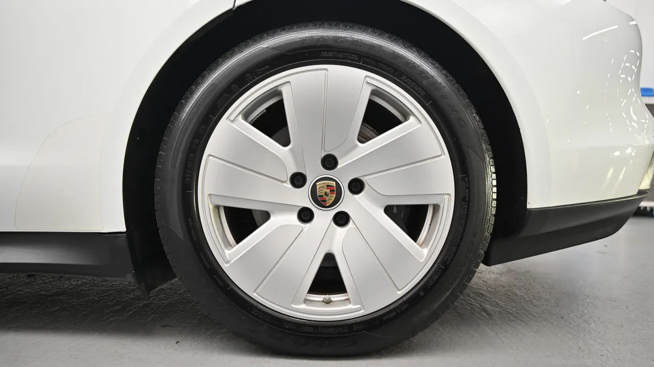 Porsche Taycan — miniaturë 5
