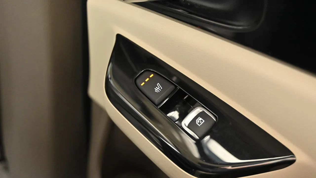 Kia Carnival — miniaturë 16