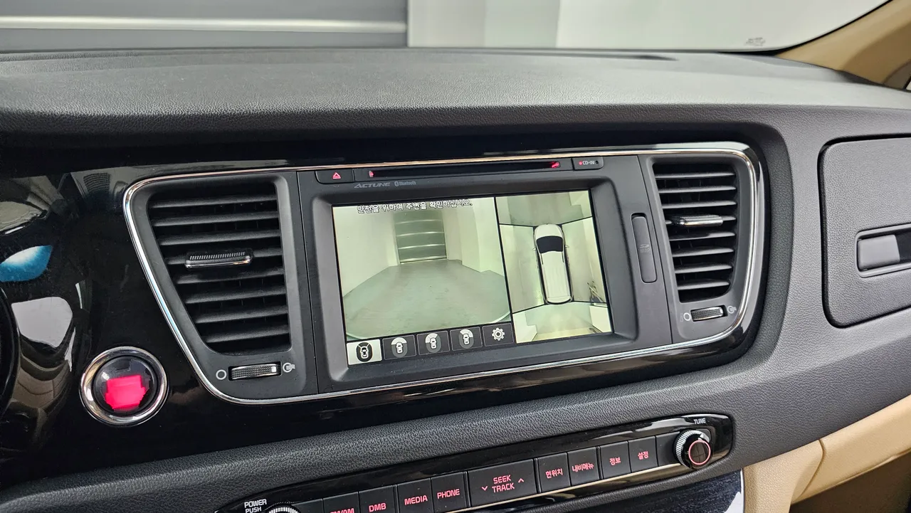 Kia Carnival — miniaturë 15