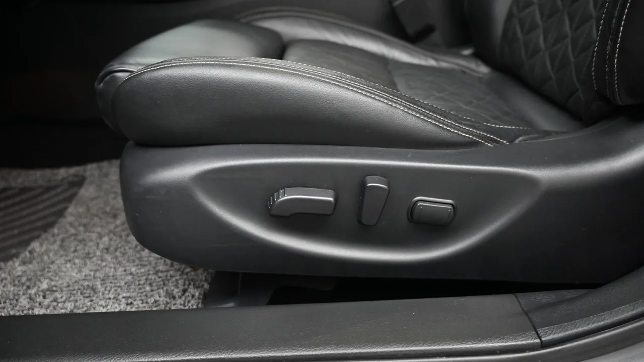 Nissan Maxima — miniaturë 17