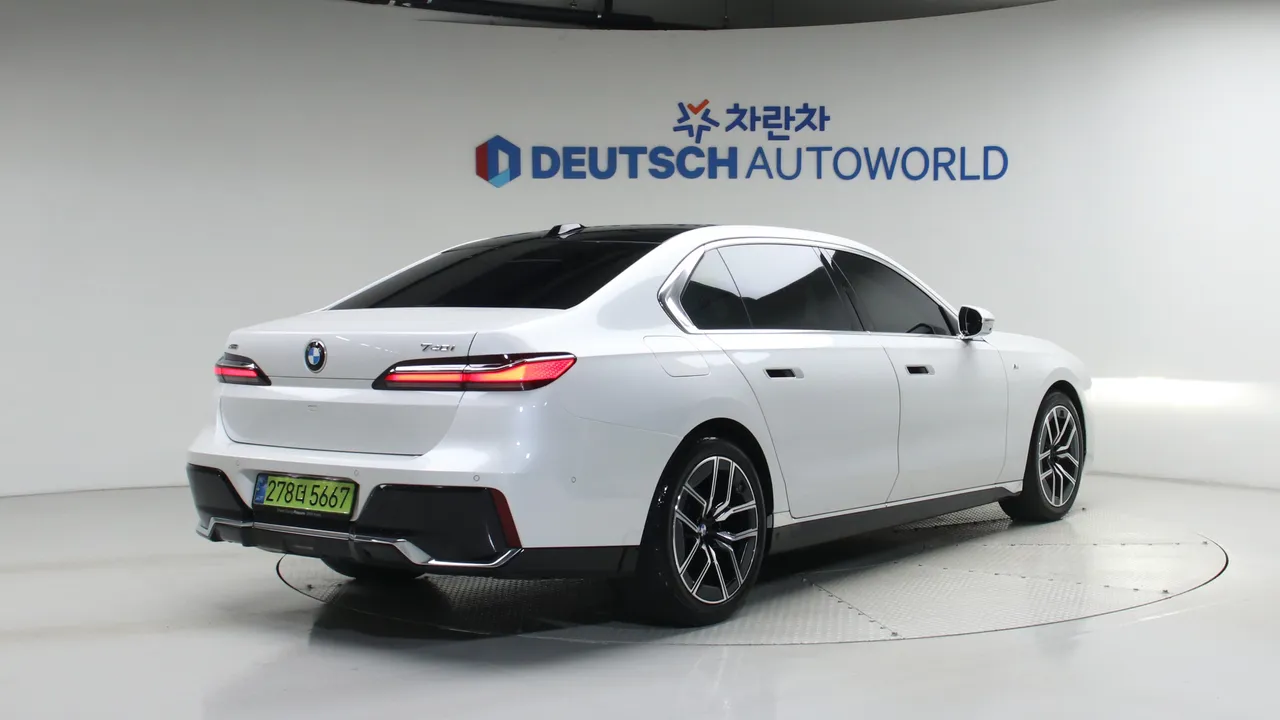 BMW 7er — miniaturë 2