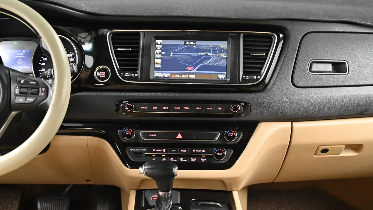 Kia Carnival — miniaturë 14