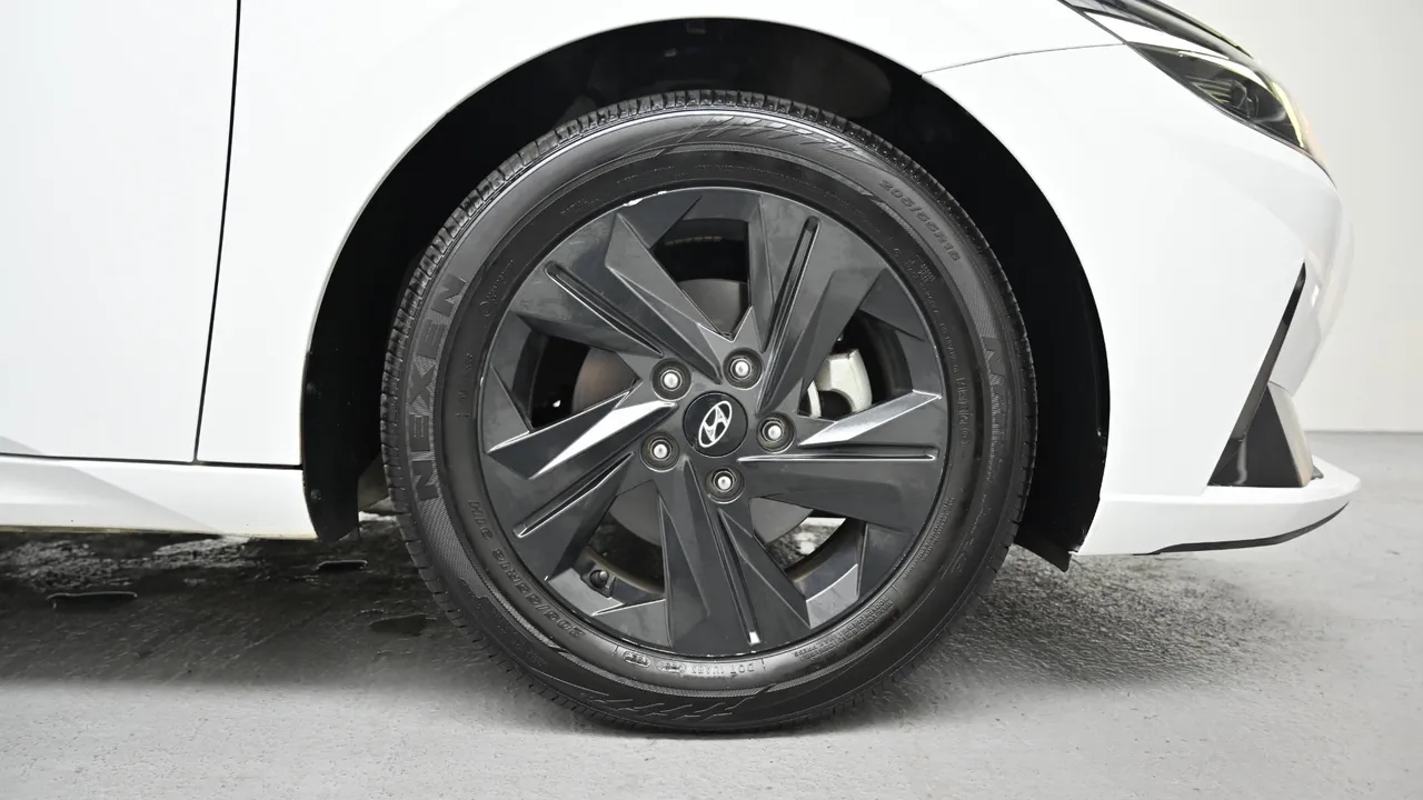 Hyundai Avante — miniaturë 5