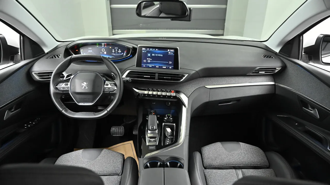 Peugeot 3008 2nd Generation 1.6 BlueHDi Allure