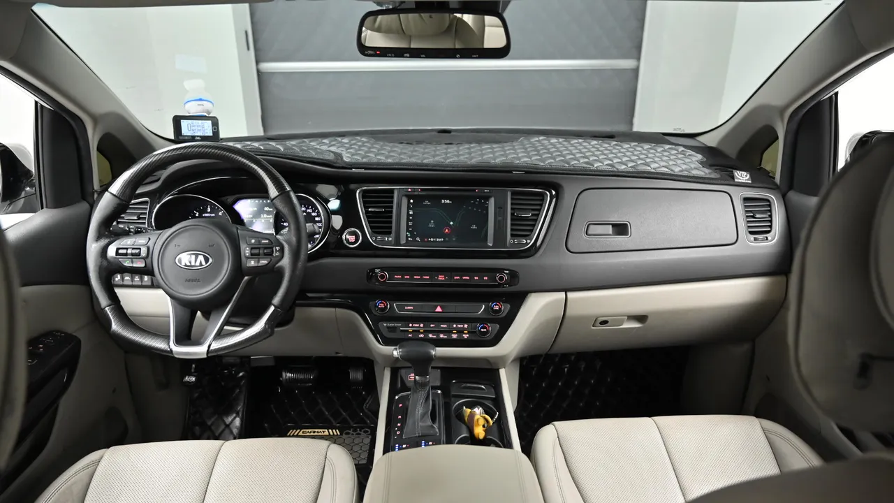 Kia Carnival — miniaturë 7