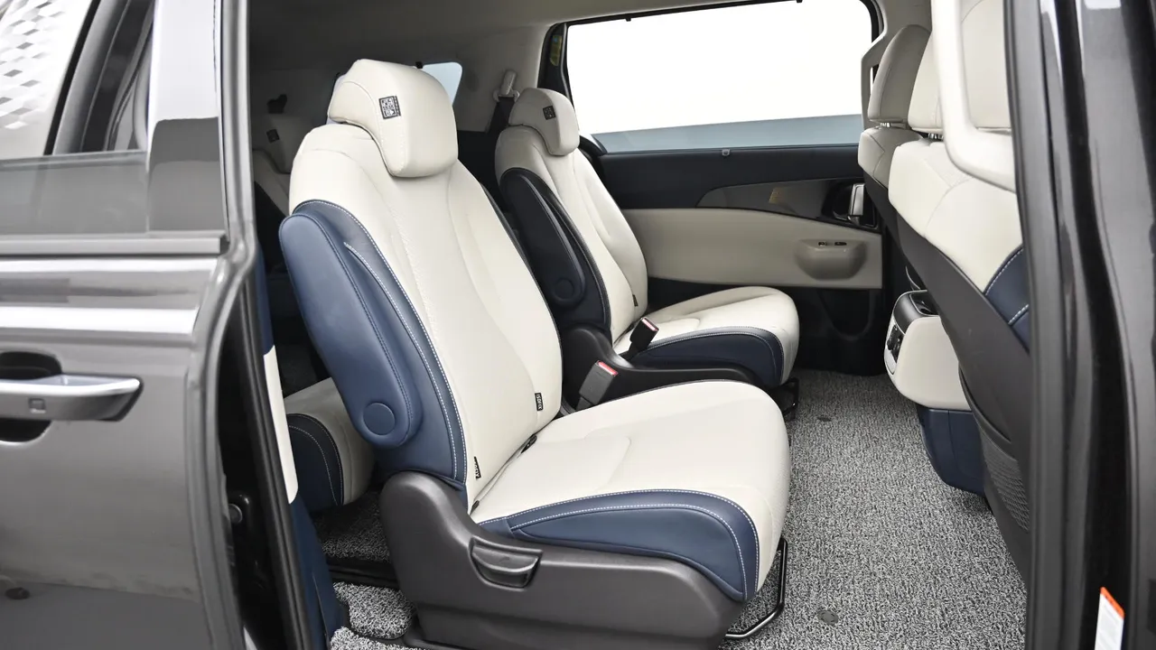 Kia Carnival — miniaturë 12