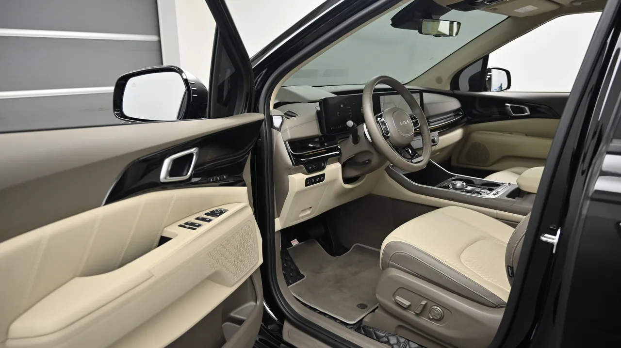 Kia Carnival — miniaturë 11