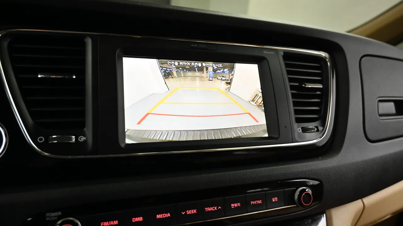 Kia Carnival — miniaturë 15