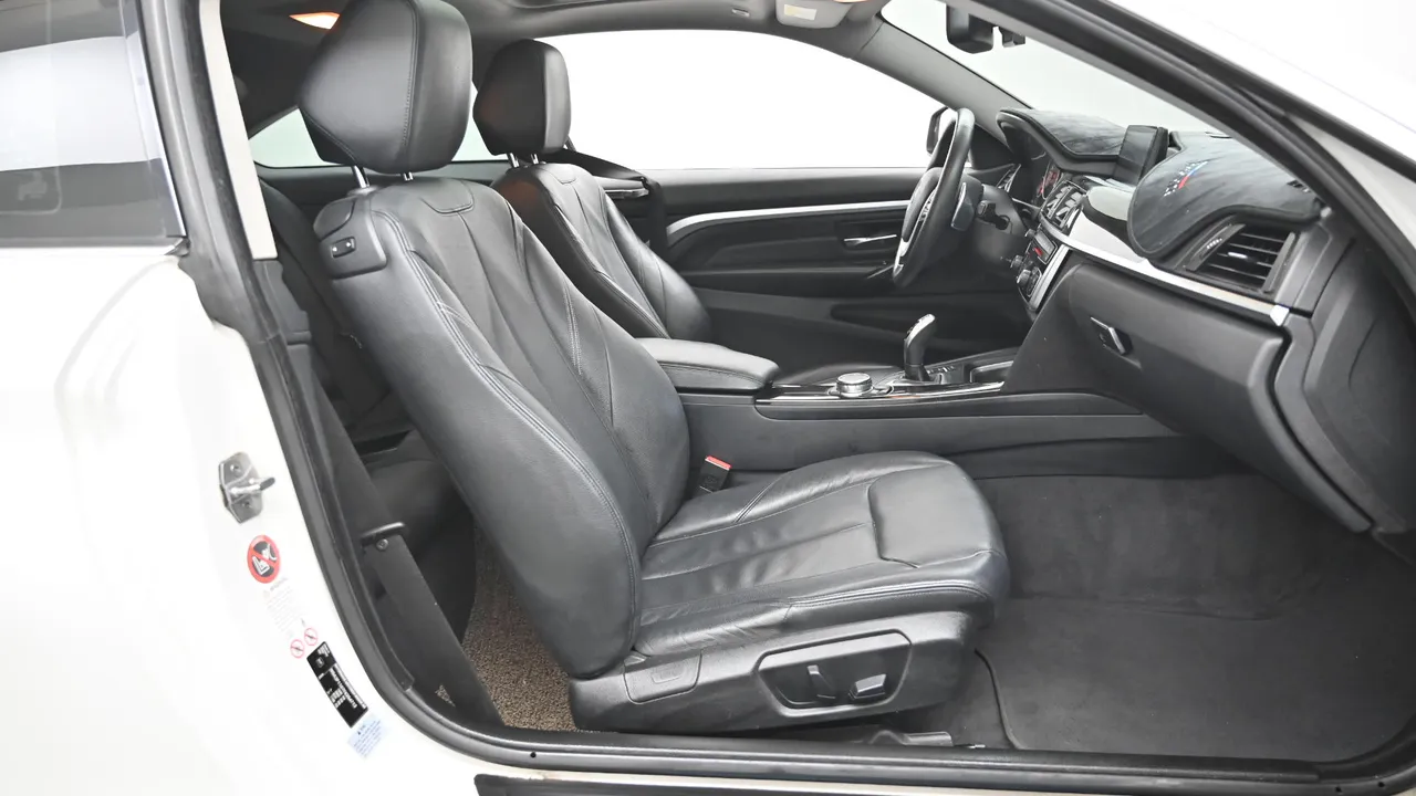 BMW 4 Series (F32) 420d Luxury Coupe