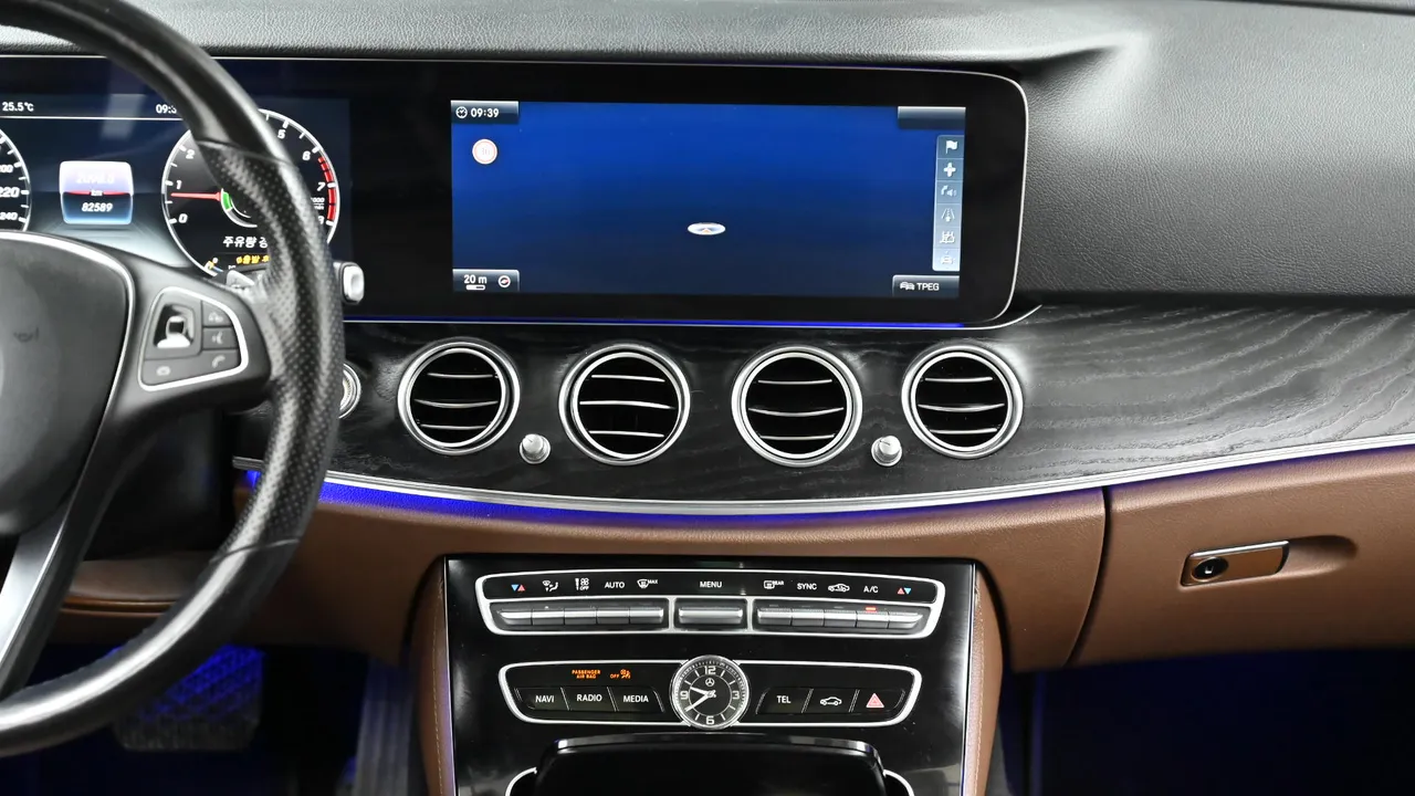 Mercedes-Benz E-klasse — miniaturë 14
