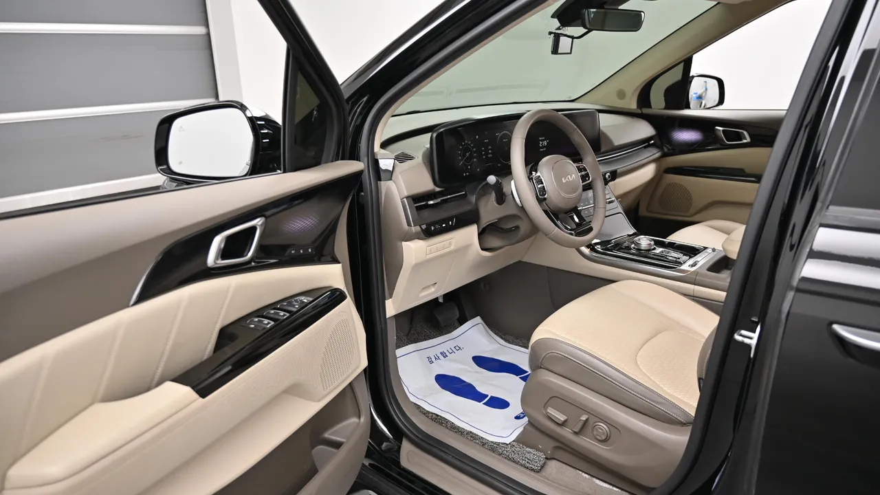 Kia Carnival — miniaturë 11