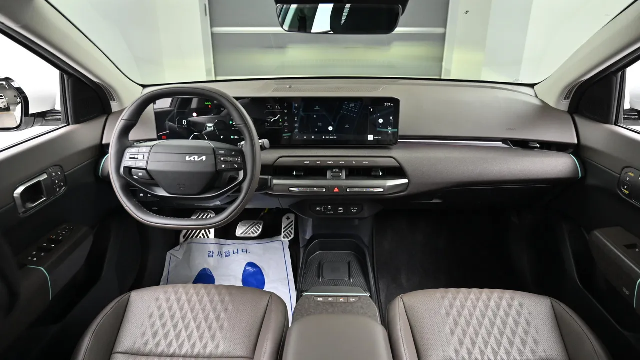 Kia EV4 81.4kWh Long Range 2WD Earth