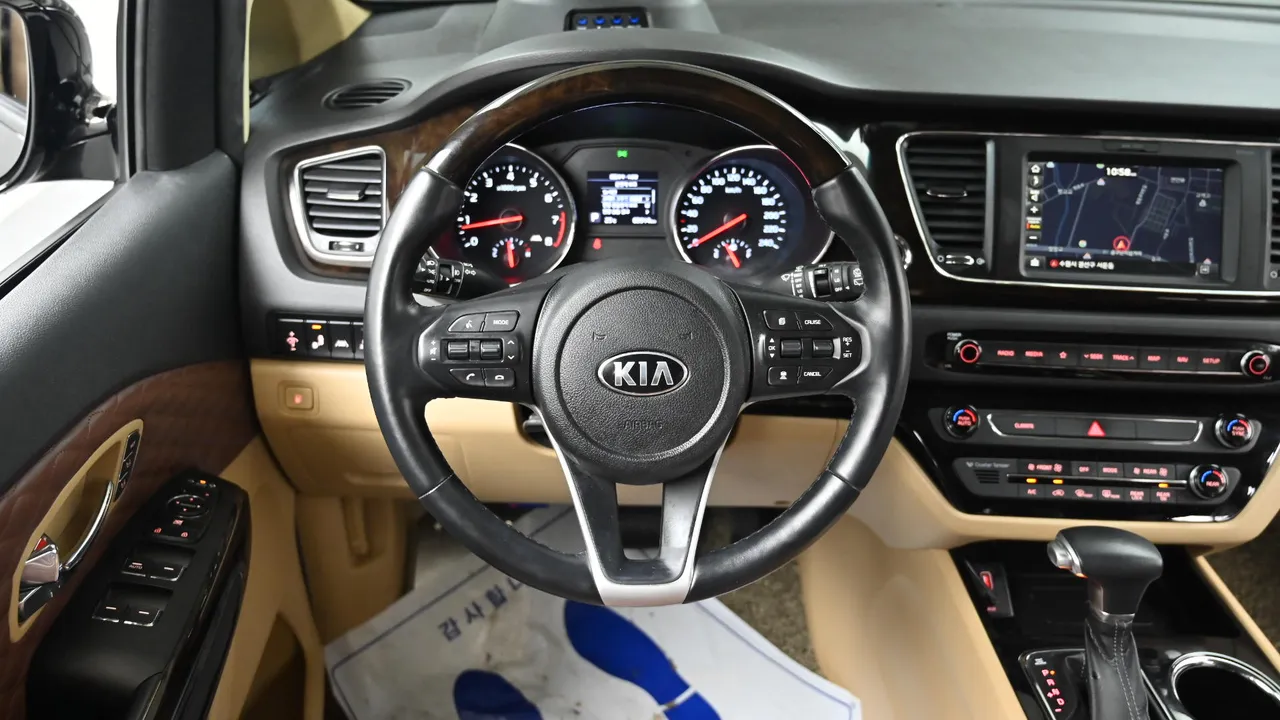 Kia Carnival — miniaturë 13