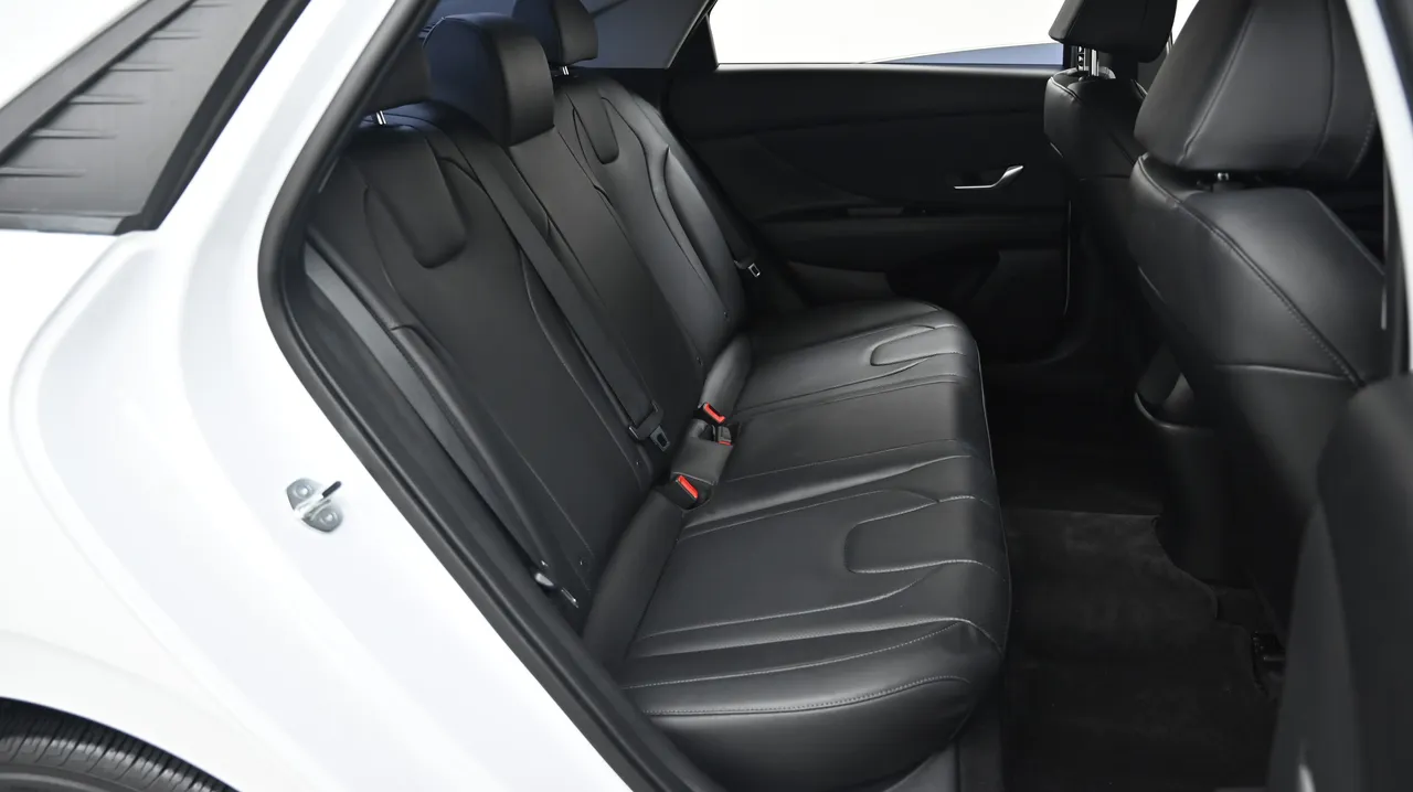 Hyundai Avante — miniaturë 12