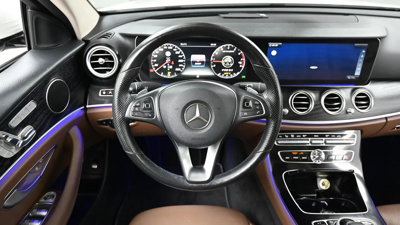 Mercedes-Benz E-klasse — miniaturë 13