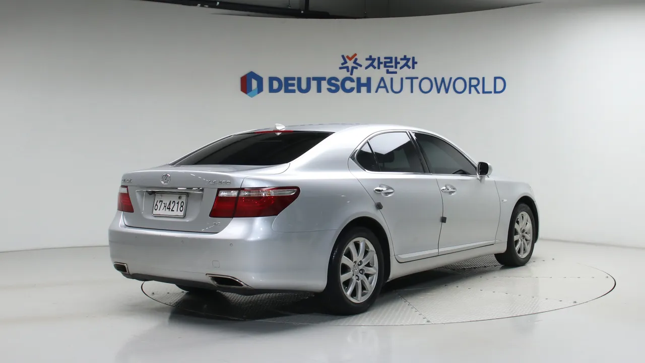 Lexus LS — miniaturë 2