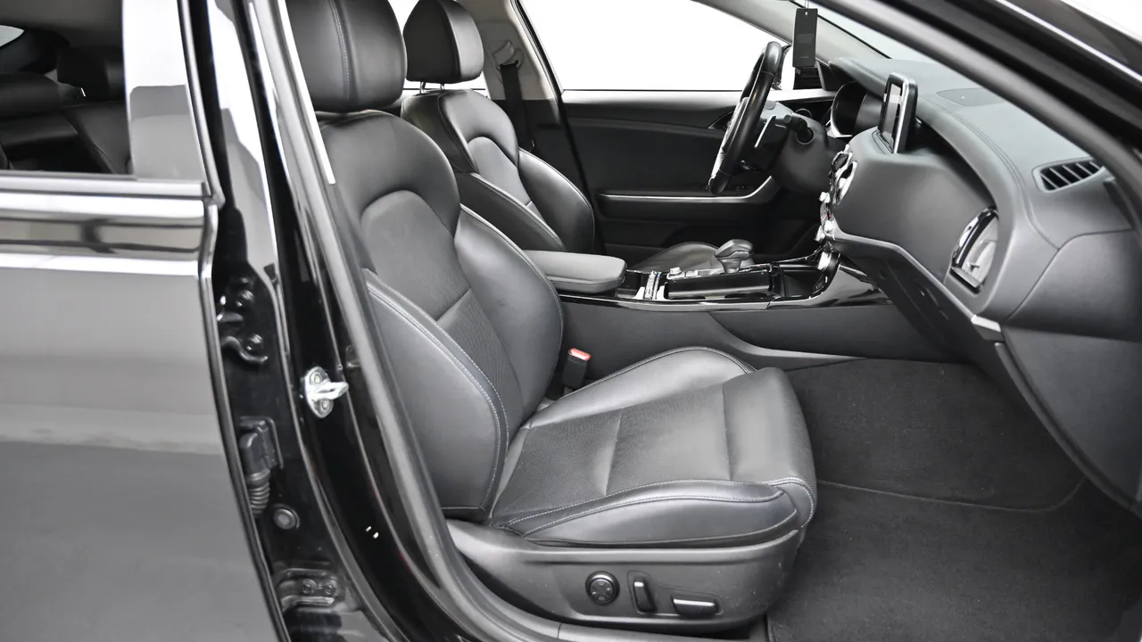 Kia Stinger — miniaturë 10