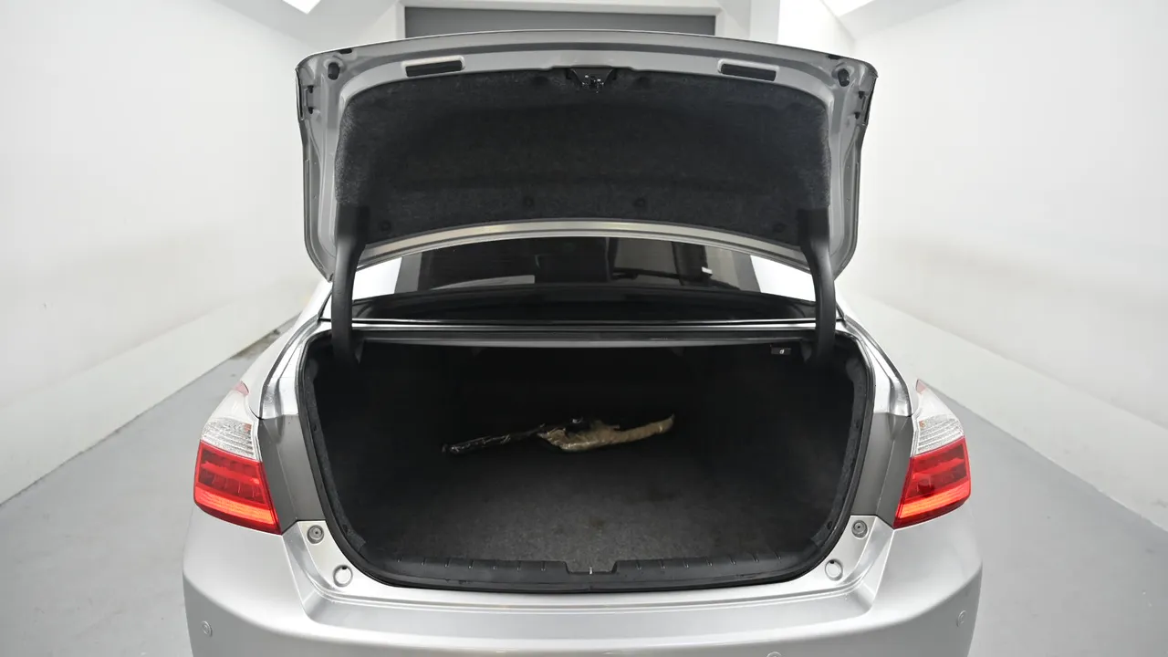 Honda Accord — miniaturë 19