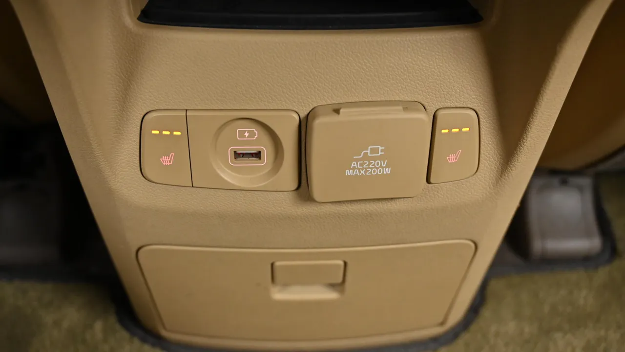 Kia Carnival — miniaturë 16