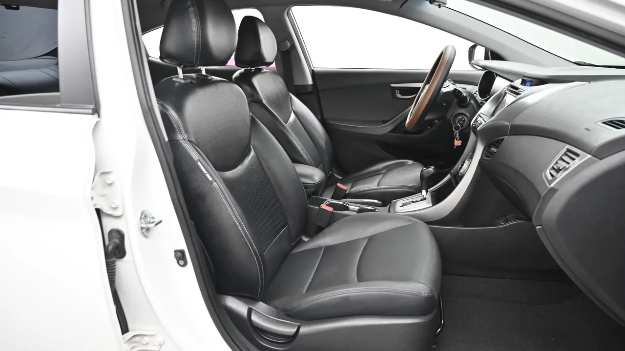 Hyundai Avante — miniaturë 10