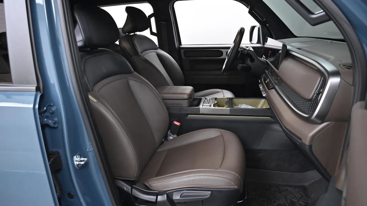 Kia Tasman Gasoline 2.5T 4WD Adventure