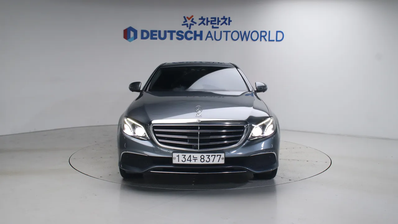 Mercedes-Benz E-klasse — miniaturë 3