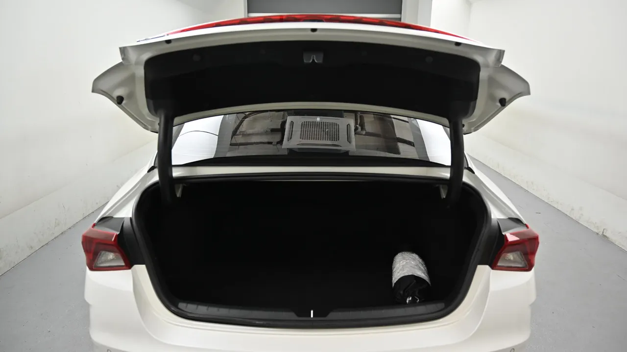 Kia K5 — miniaturë 19