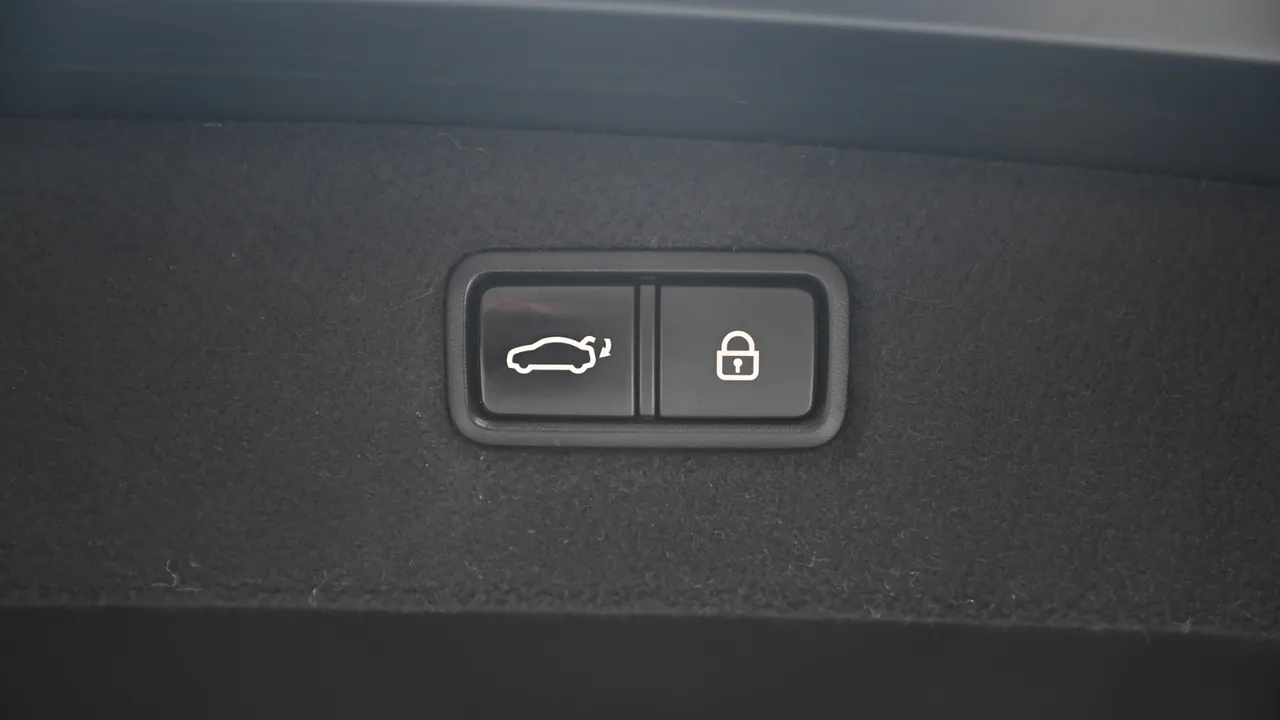 Genesis G90 — miniaturë 20