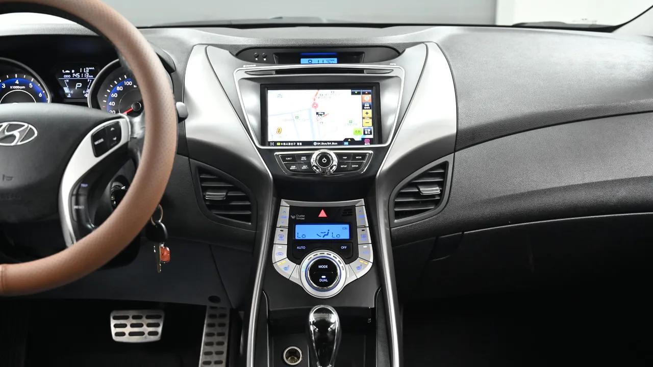 Hyundai Avante — miniaturë 14